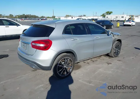 2016 Mercedes-Benz Gla 250 4Matic z USA, uszkodzony, nr VIN WDCTG4GB0GJ244219